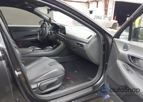 2021 Hyundai Sonata N Line z USA, uszkodzony, nr VIN 5NPEK4JCXMH113088